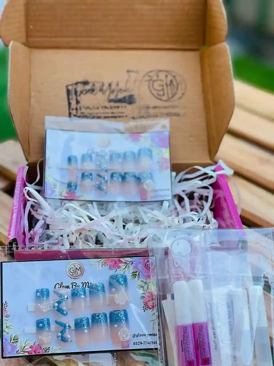 ✨ Blue ombre with a dazzling glitter finish Glam By Misu! ✨