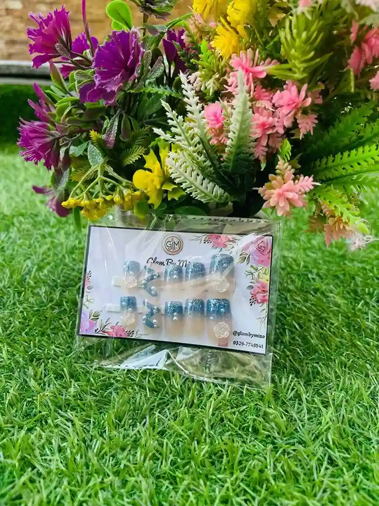 ✨ Blue ombre with a dazzling glitter finish Glam By Misu! ✨ - Image 5